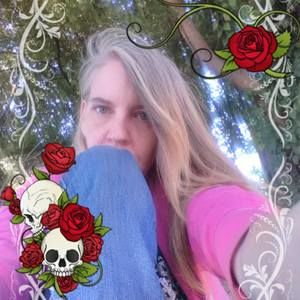 Meet your Posher, Leeann